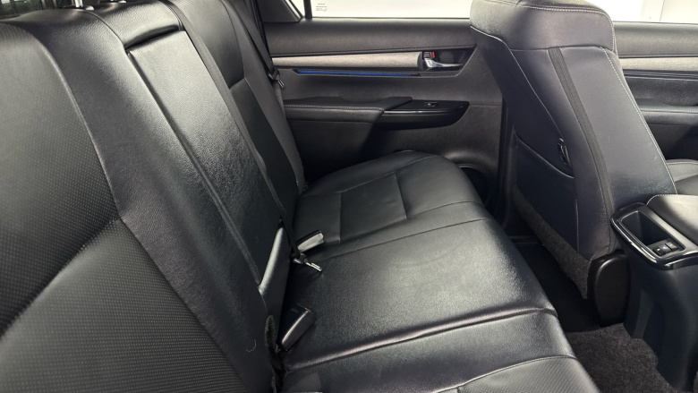 Toyota Hilux Diesel Invincible X D/Cab Pick Up 2.8 D-4D Auto